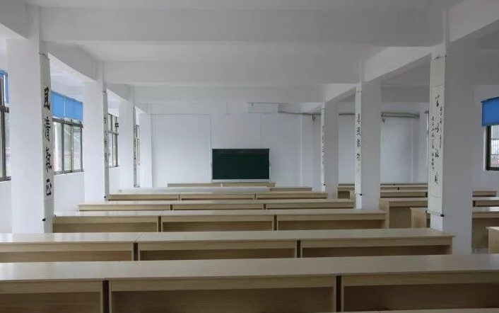 中國(guó)現(xiàn)代書畫家協(xié)會(huì)趙會(huì)長(zhǎng)來鄒城墨香源書畫學(xué)校檢查指導(dǎo)工作