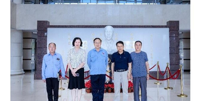 追尋中國(guó)化工泰斗侯德榜足跡：負(fù)重前行責(zé)所在 德何孤單必多鄰--天津追星感懷