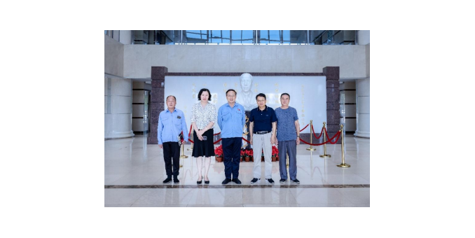 負(fù)重前行責(zé)所在  德何孤單必多鄰--天津追星感懷