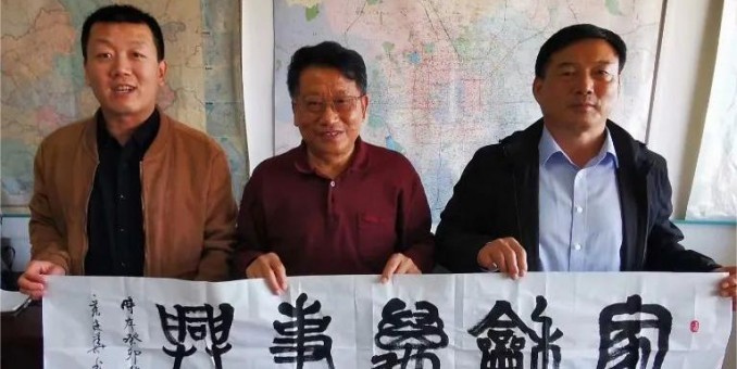 一招孤技潮頭立 八十光陰仍絕塵