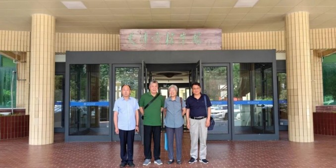 追星追到市蘭臺，珍品雙恒入母懷