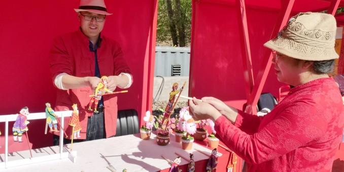 樂訂坊非遺文創(chuàng)手工藝品展銷為懷柔朝陽洞廟會添彩