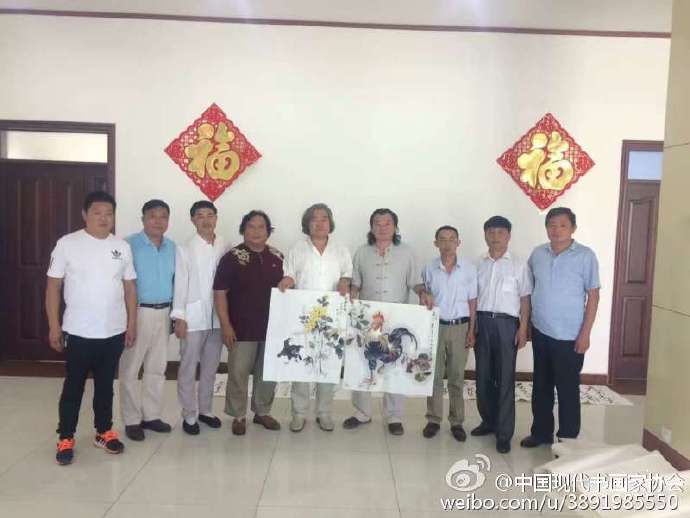 中國現(xiàn)代書畫家協(xié)會會長趙樹樸攜同著名書畫家應(yīng)邀青陽寶泰公司