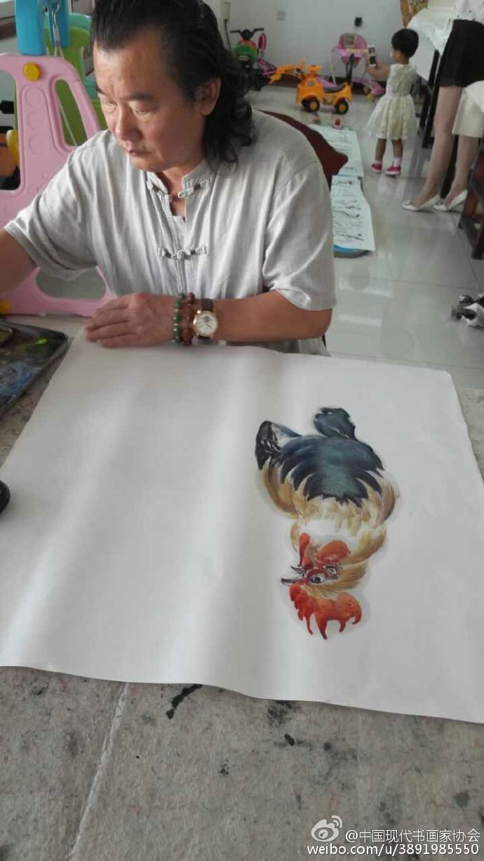 中國現(xiàn)代書畫家協(xié)會會長趙樹樸攜同著名書畫家應(yīng)邀青陽寶泰公司