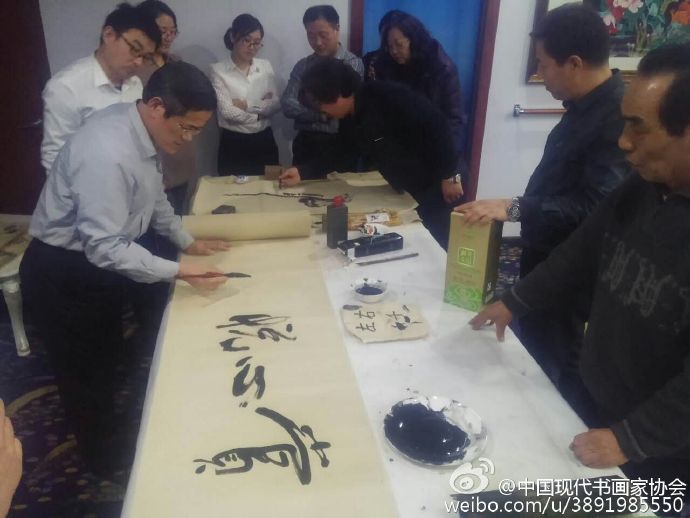 中國現(xiàn)代書畫家協(xié)會(huì)威海年會(huì),在威海僑鄉(xiāng)號(hào)游輪圓滿落幕！