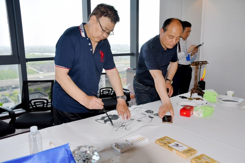 點擊打開原圖 《建黨百年世界華人書畫大典》在上海啟動