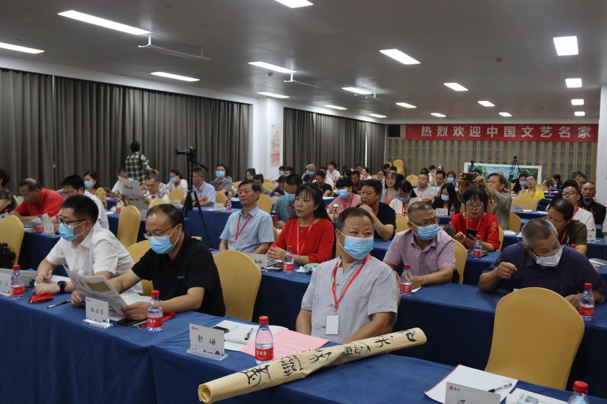 “品讀孝鄉(xiāng) 放歌和也”藝術之旅·第12屆中國作家新創(chuàng)作論壇在安吉舉行 “品讀孝鄉(xiāng) 放歌和也”藝術之旅·第12屆中國作家新創(chuàng)作論壇在安吉舉行